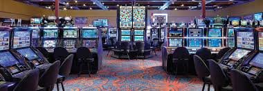 Filipino player navigating filbet Game Lobby on a mobile phone step by step